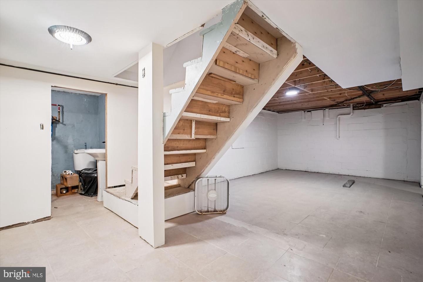 8112 ACCOTINK DR, ANNANDALE, Virginia 22003, 3 Bedrooms Bedrooms, ,2 BathroomsBathrooms,Residential,For sale,8112 ACCOTINK DR,VAFX2284528 MLS # VAFX2284528