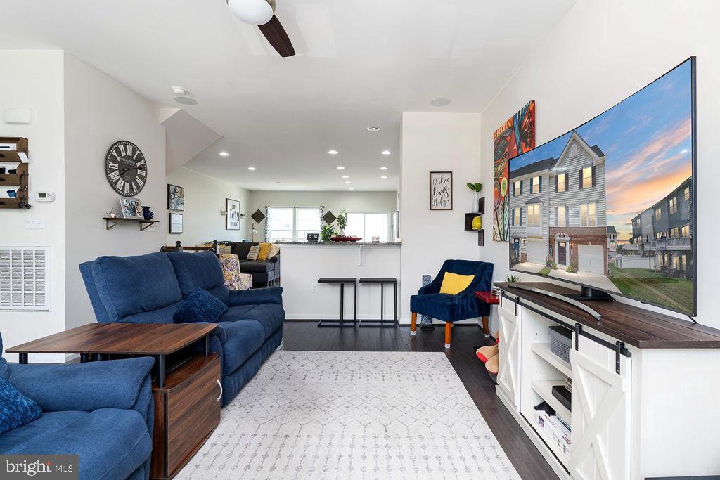 210 STREAMVIEW DR, FREDERICKSBURG, Virginia 22405, 3 Bedrooms Bedrooms, ,2 BathroomsBathrooms,Residential,For sale,210 STREAMVIEW DR,VAST2045066 MLS # VAST2045066