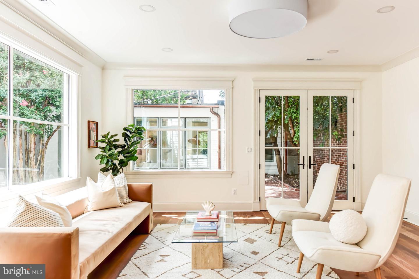 311 5TH ST SE, WASHINGTON, District Of Columbia 20003, 5 Bedrooms Bedrooms, ,3 BathroomsBathrooms,Residential,For sale,311 5TH ST SE,DCDC2206936 MLS # DCDC2206936