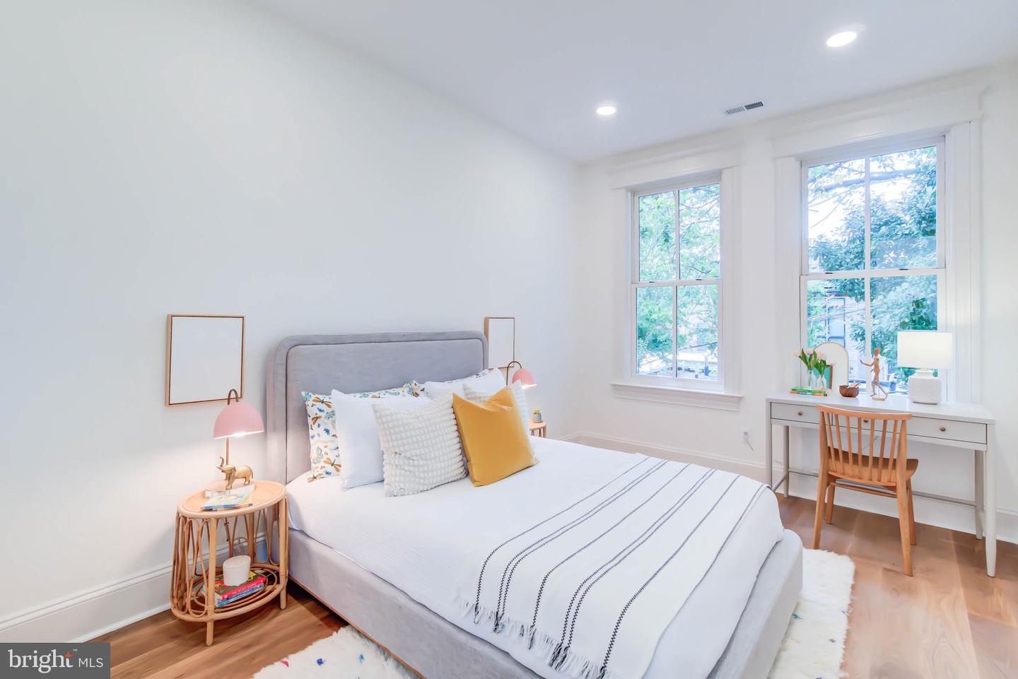 311 5TH ST SE, WASHINGTON, District Of Columbia 20003, 5 Bedrooms Bedrooms, ,3 BathroomsBathrooms,Residential,For sale,311 5TH ST SE,DCDC2206936 MLS # DCDC2206936