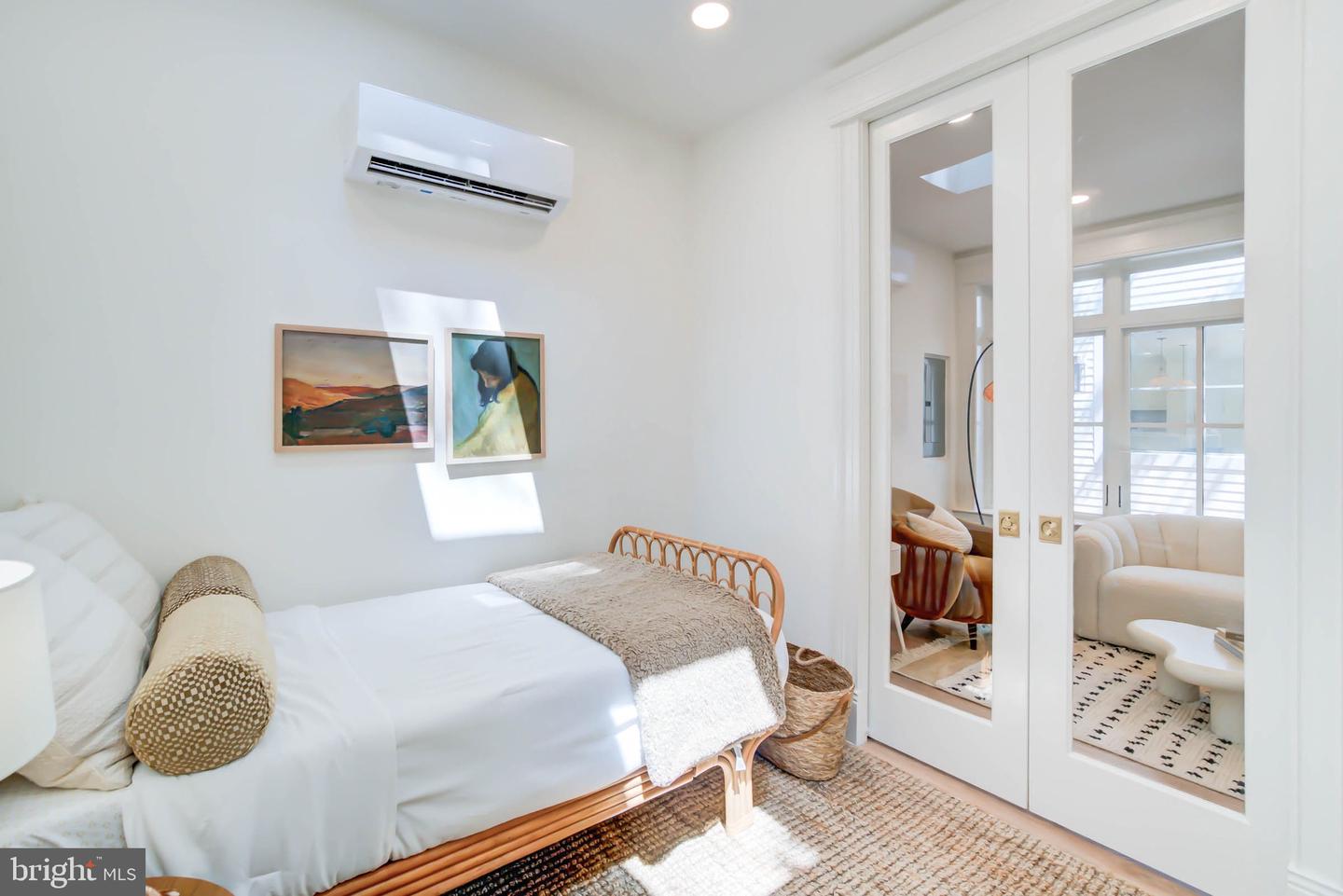 311 5TH ST SE, WASHINGTON, District Of Columbia 20003, 5 Bedrooms Bedrooms, ,3 BathroomsBathrooms,Residential,For sale,311 5TH ST SE,DCDC2206936 MLS # DCDC2206936