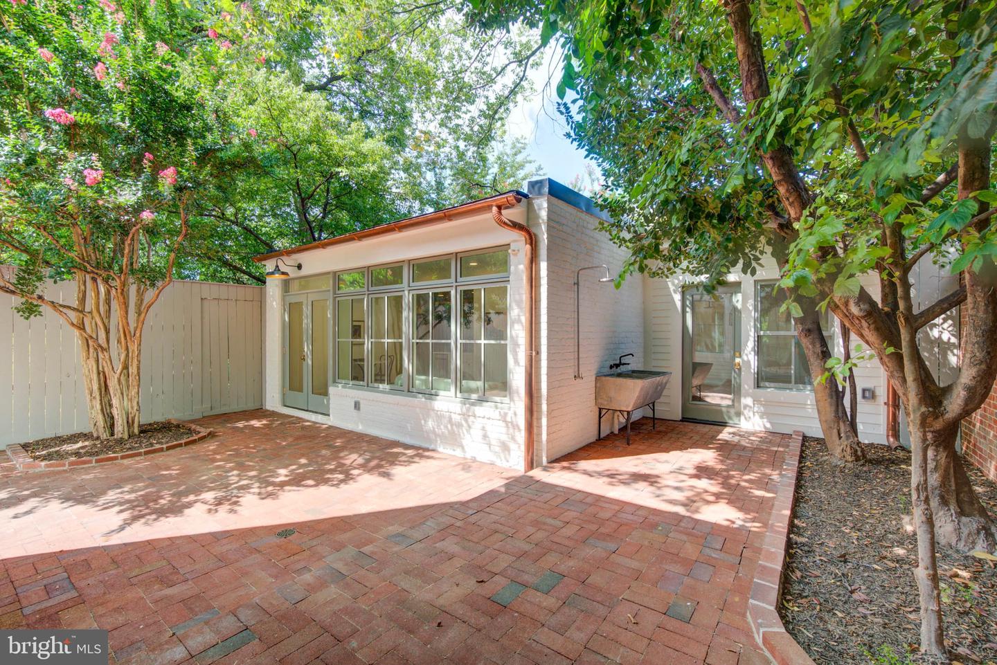 311 5TH ST SE, WASHINGTON, District Of Columbia 20003, 5 Bedrooms Bedrooms, ,3 BathroomsBathrooms,Residential,For sale,311 5TH ST SE,DCDC2206936 MLS # DCDC2206936