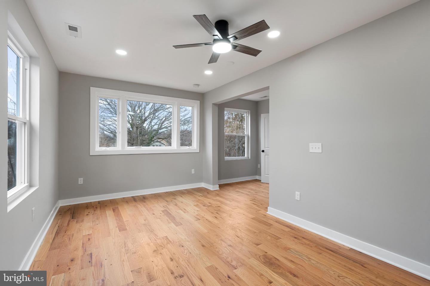 2316 MONROE ST NE, WASHINGTON, District Of Columbia 20018, 5 Bedrooms Bedrooms, 12 Rooms Rooms,4 BathroomsBathrooms,Residential,For sale,2316 MONROE ST NE,DCDC2215516 MLS # DCDC2215516