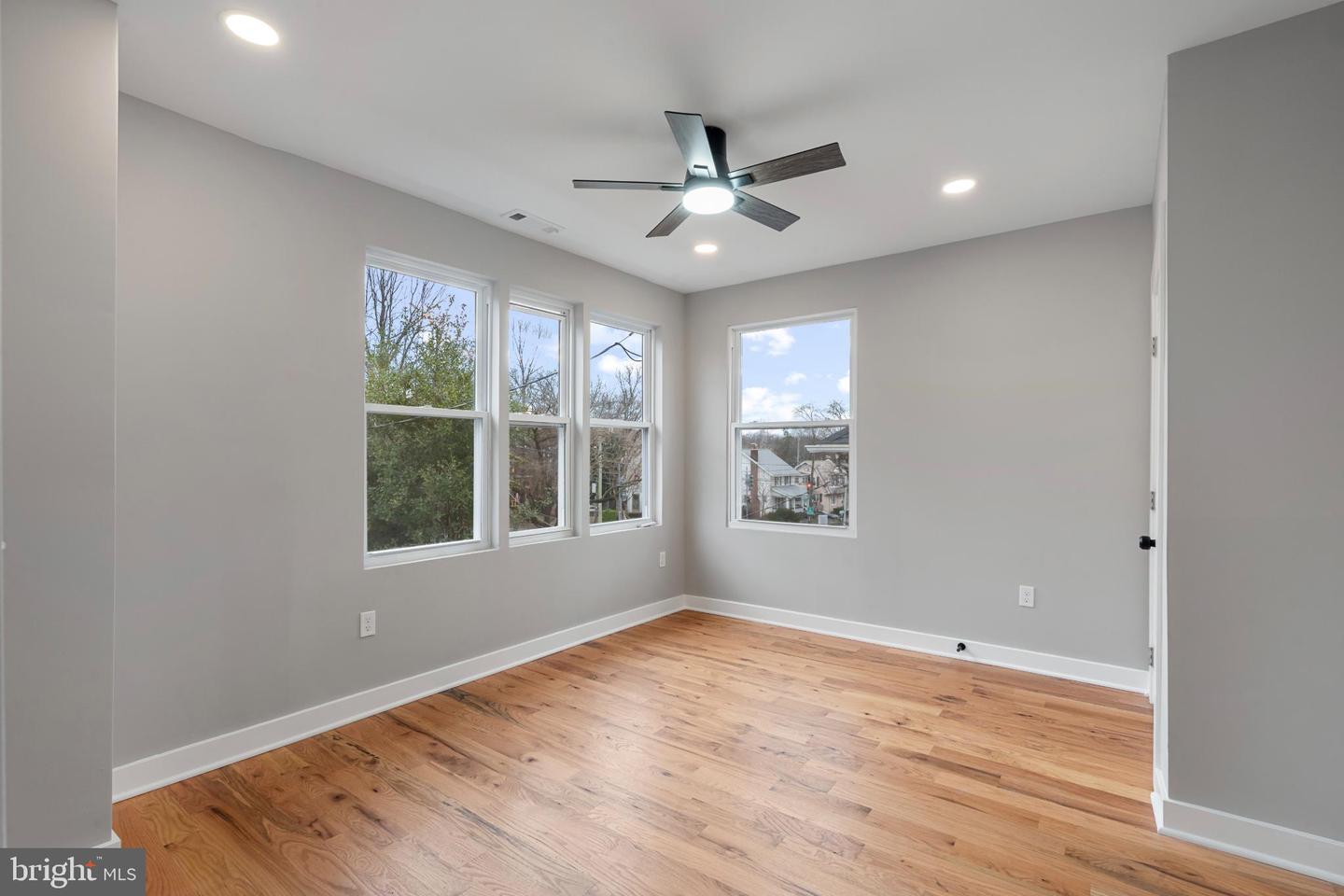 2316 MONROE ST NE, WASHINGTON, District Of Columbia 20018, 5 Bedrooms Bedrooms, 12 Rooms Rooms,4 BathroomsBathrooms,Residential,For sale,2316 MONROE ST NE,DCDC2215516 MLS # DCDC2215516