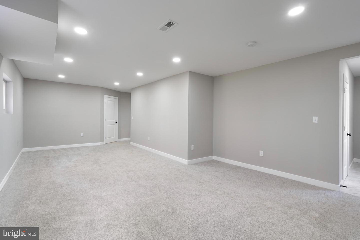 2316 MONROE ST NE, WASHINGTON, District Of Columbia 20018, 5 Bedrooms Bedrooms, 12 Rooms Rooms,4 BathroomsBathrooms,Residential,For sale,2316 MONROE ST NE,DCDC2215516 MLS # DCDC2215516