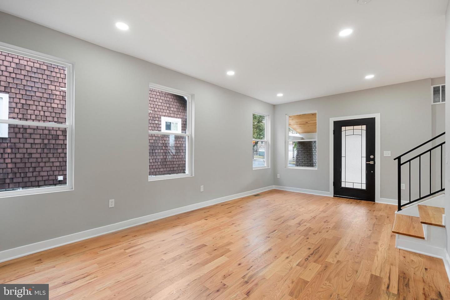 2316 MONROE ST NE, WASHINGTON, District Of Columbia 20018, 5 Bedrooms Bedrooms, 12 Rooms Rooms,4 BathroomsBathrooms,Residential,For sale,2316 MONROE ST NE,DCDC2215516 MLS # DCDC2215516