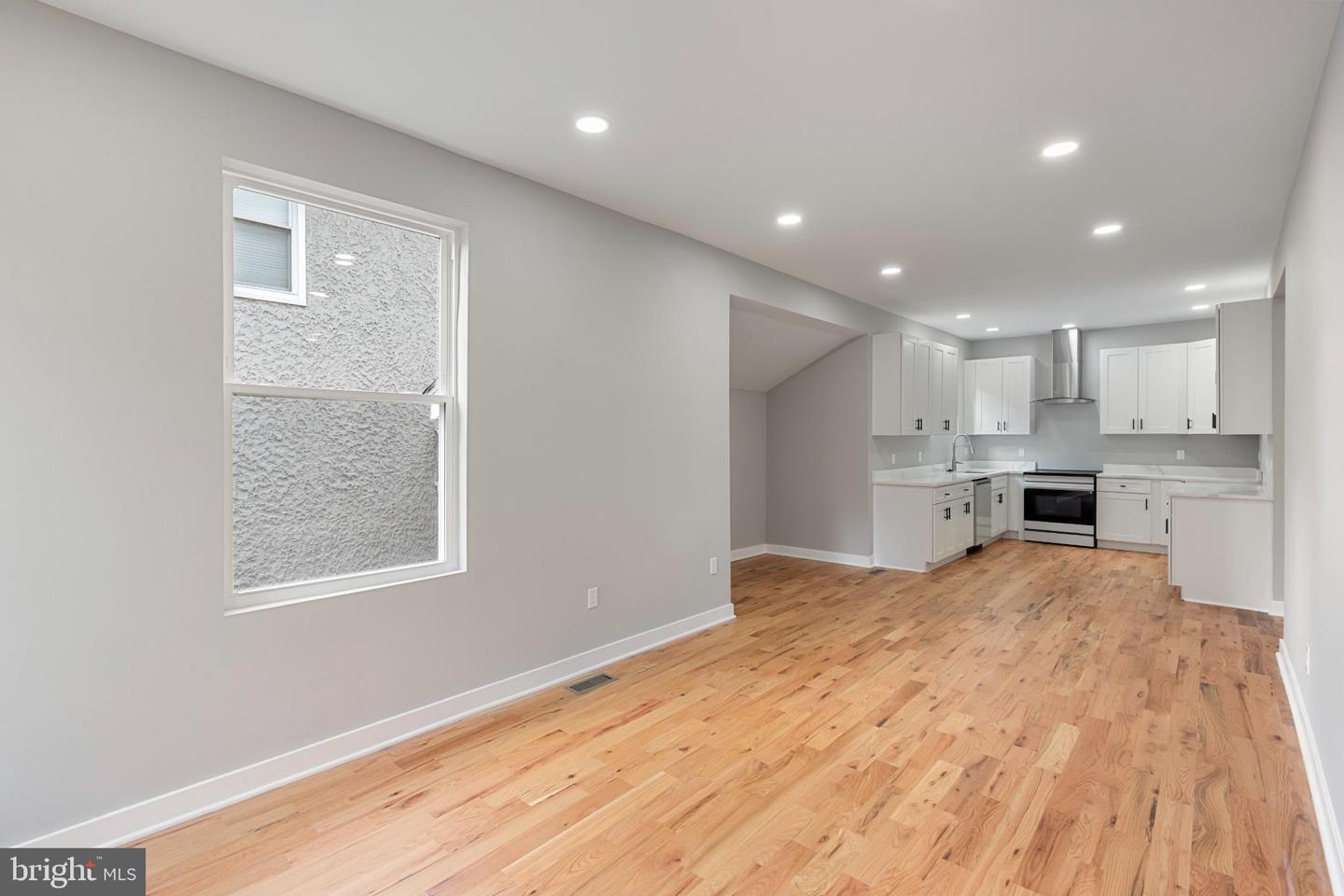 2316 MONROE ST NE, WASHINGTON, District Of Columbia 20018, 5 Bedrooms Bedrooms, 12 Rooms Rooms,4 BathroomsBathrooms,Residential,For sale,2316 MONROE ST NE,DCDC2215516 MLS # DCDC2215516