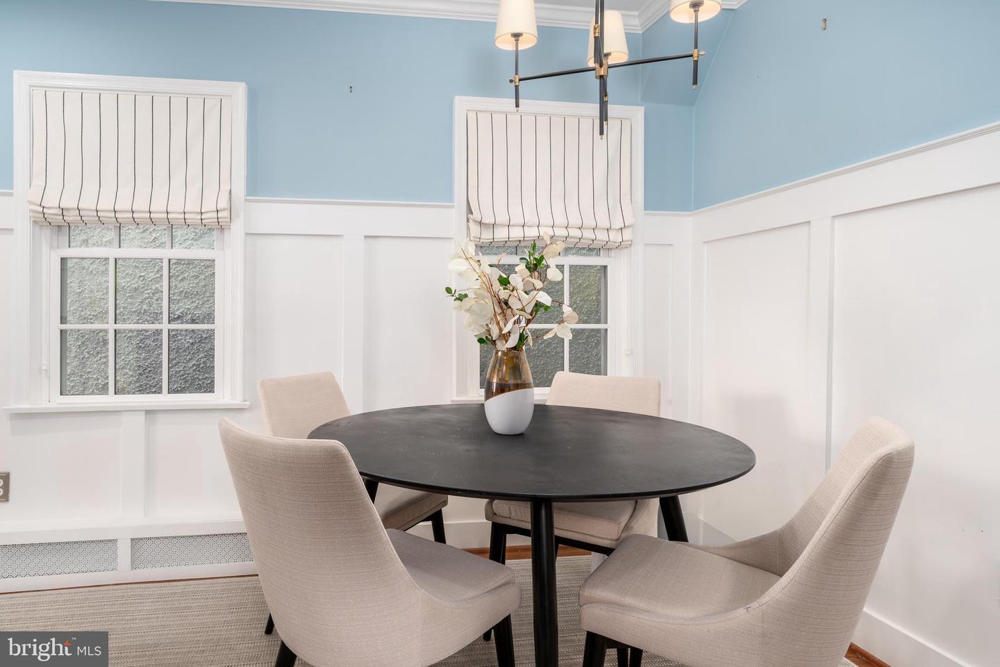 744 7TH ST SE, WASHINGTON, District Of Columbia 20003, 5 Bedrooms Bedrooms, 10 Rooms Rooms,4 BathroomsBathrooms,Residential,For sale,744 7TH ST SE,DCDC2226066 MLS # DCDC2226066