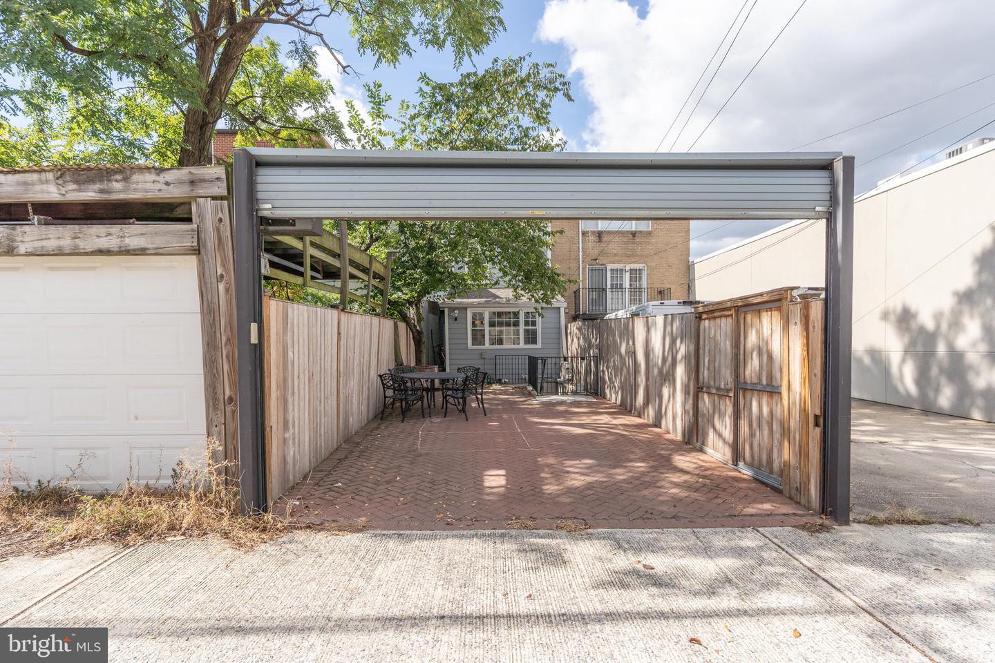 744 7TH ST SE, WASHINGTON, District Of Columbia 20003, 5 Bedrooms Bedrooms, 10 Rooms Rooms,4 BathroomsBathrooms,Residential,For sale,744 7TH ST SE,DCDC2226066 MLS # DCDC2226066