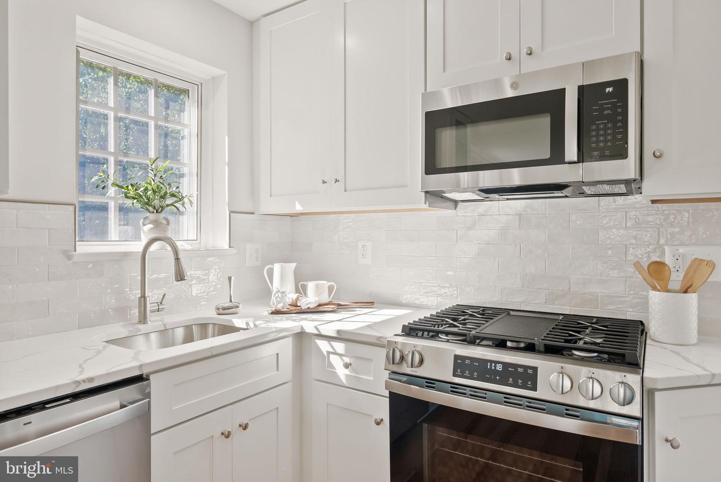 620 MELROSE ST, ALEXANDRIA, Virginia 22302, 4 Bedrooms Bedrooms, ,3 BathroomsBathrooms,Residential,For sale,620 MELROSE ST,VAAX2050746 MLS # VAAX2050746