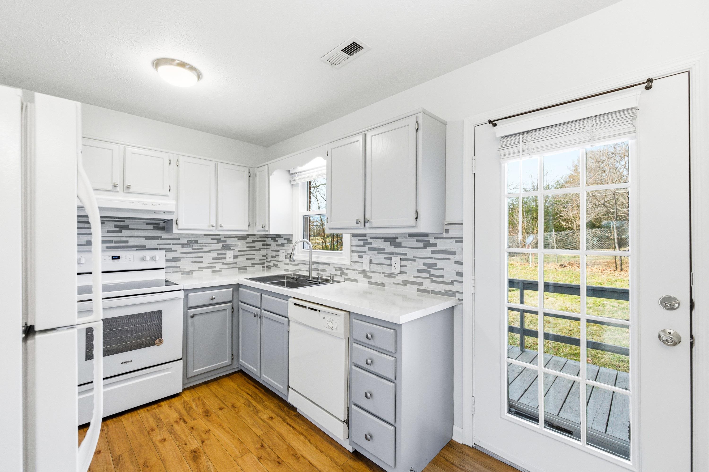 830 VINE ST, HARRISONBURG, Virginia 22802, 3 Bedrooms Bedrooms, ,1 BathroomBathrooms,Residential,830 VINE ST,672245 MLS # 672245