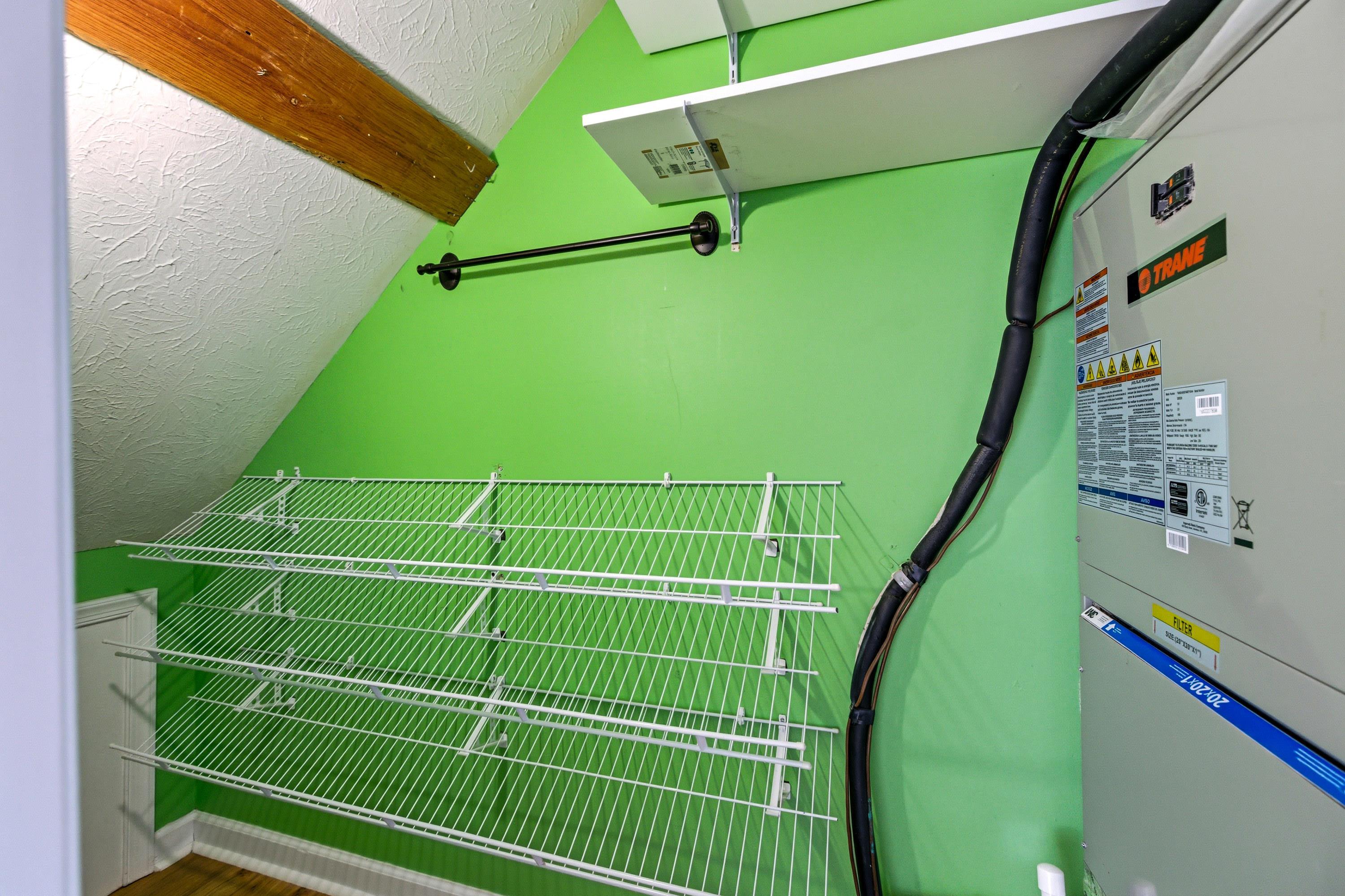 830 VINE ST, HARRISONBURG, Virginia 22802, 3 Bedrooms Bedrooms, ,1 BathroomBathrooms,Residential,830 VINE ST,672245 MLS # 672245