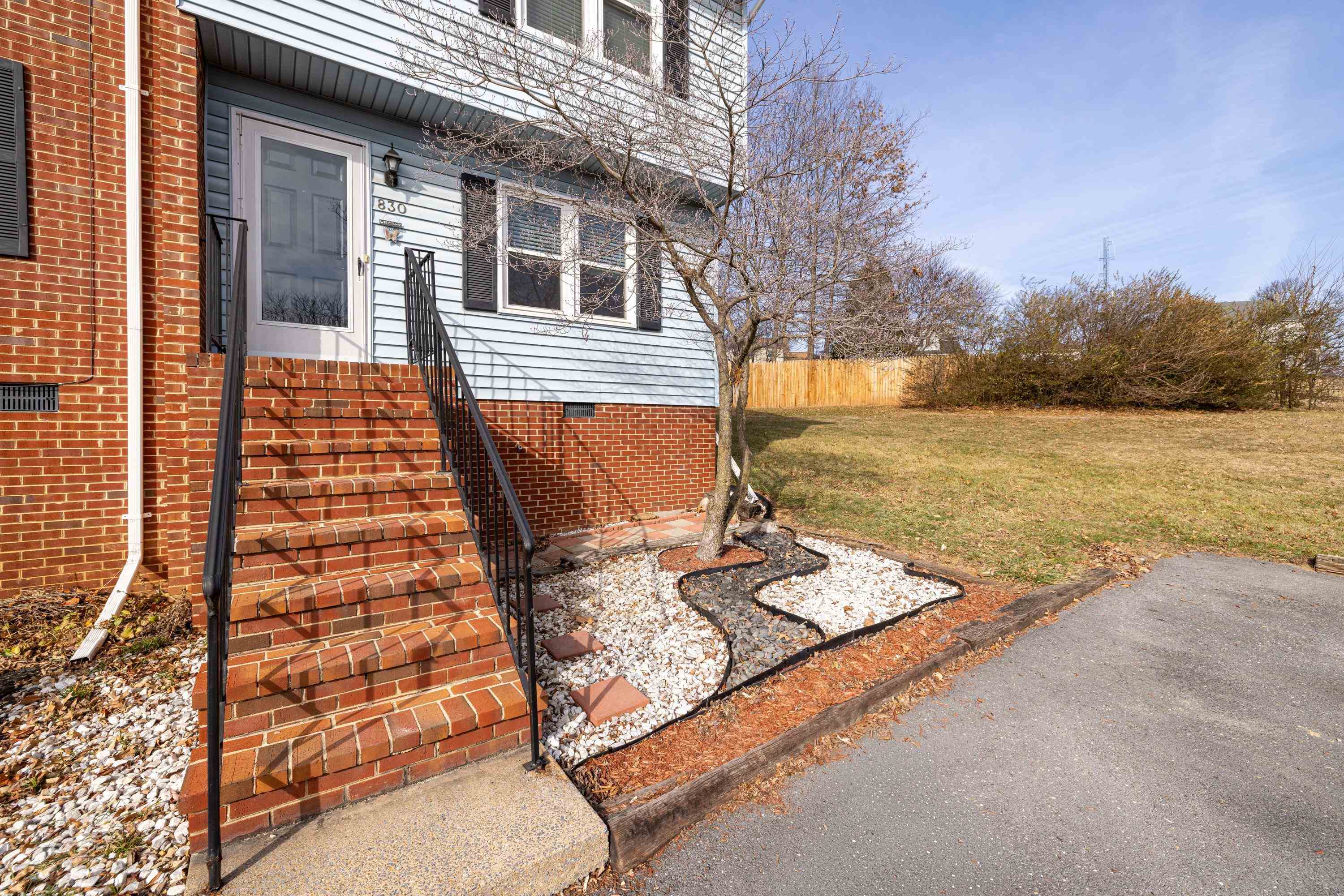 830 VINE ST, HARRISONBURG, Virginia 22802, 3 Bedrooms Bedrooms, ,1 BathroomBathrooms,Residential,830 VINE ST,672245 MLS # 672245