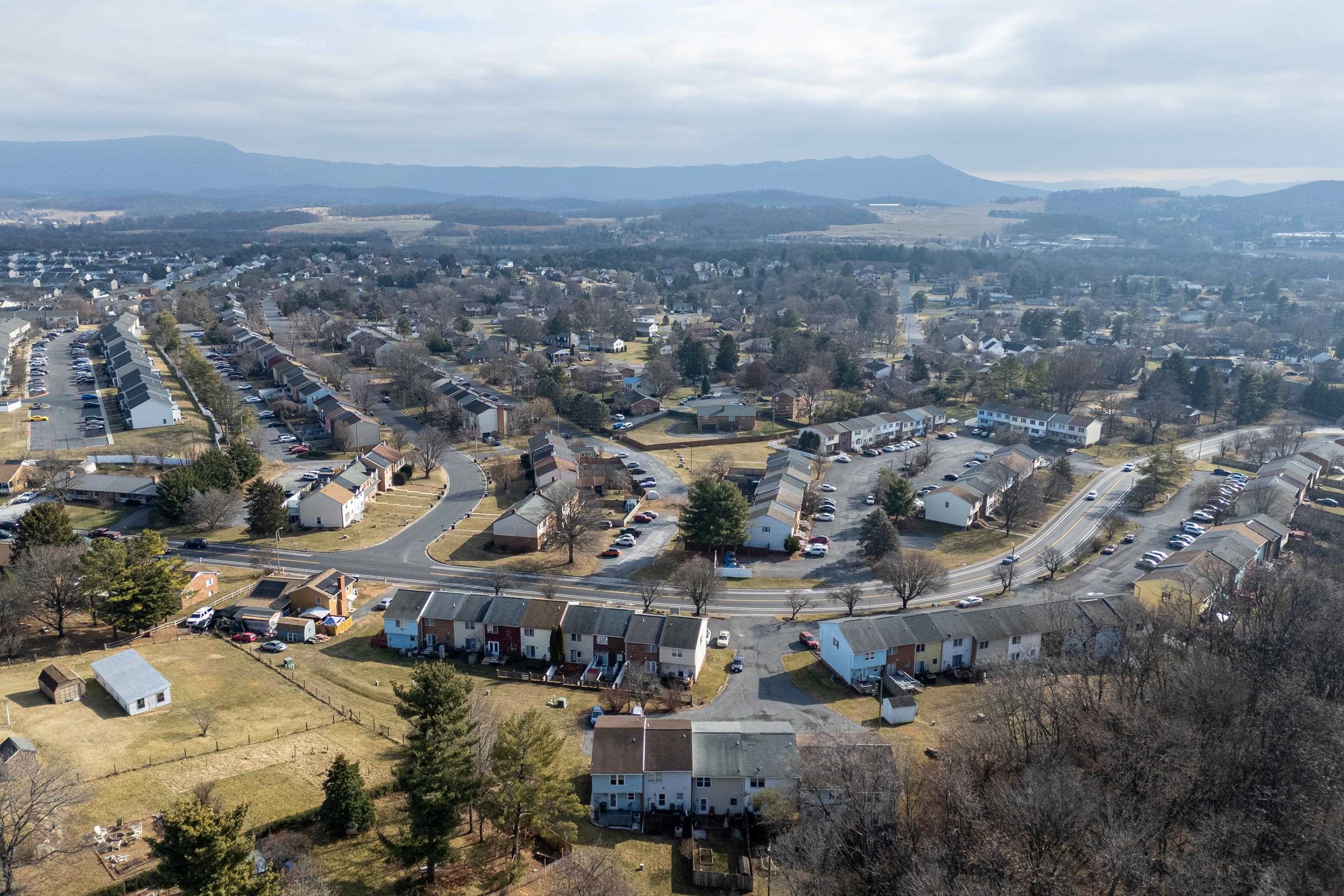 830 VINE ST, HARRISONBURG, Virginia 22802, 3 Bedrooms Bedrooms, ,1 BathroomBathrooms,Residential,830 VINE ST,672245 MLS # 672245