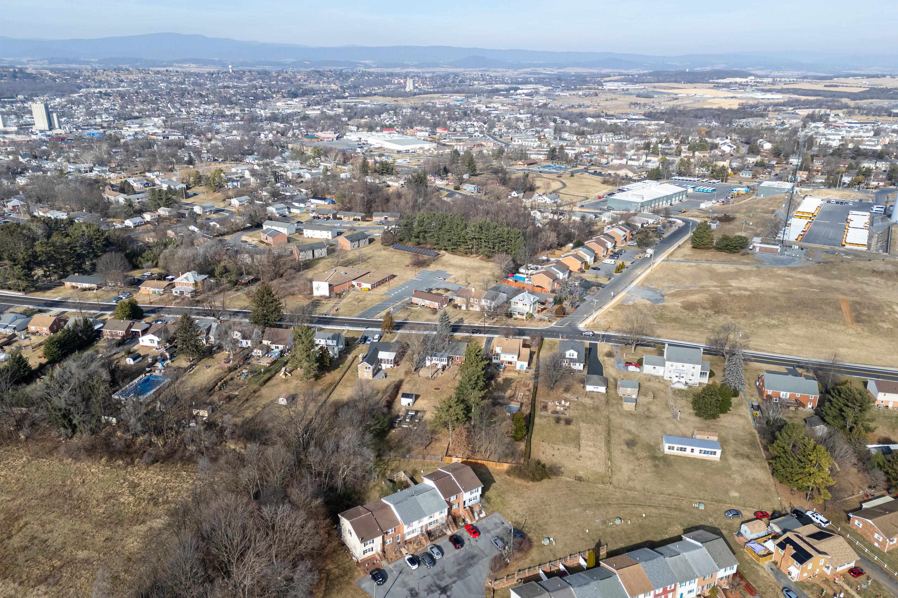 830 VINE ST, HARRISONBURG, Virginia 22802, 3 Bedrooms Bedrooms, ,1 BathroomBathrooms,Residential,830 VINE ST,672245 MLS # 672245