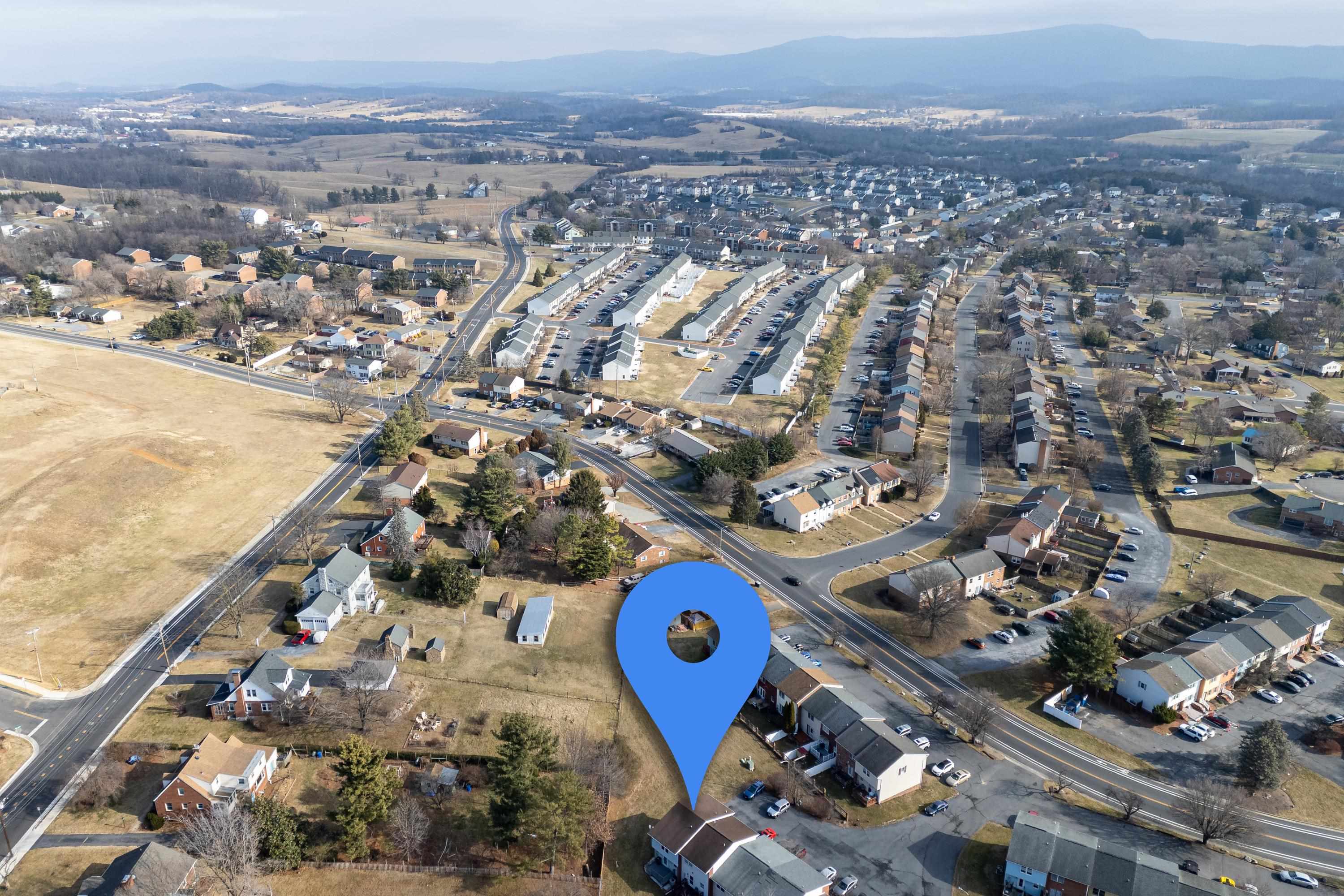 830 VINE ST, HARRISONBURG, Virginia 22802, 3 Bedrooms Bedrooms, ,1 BathroomBathrooms,Residential,830 VINE ST,672245 MLS # 672245