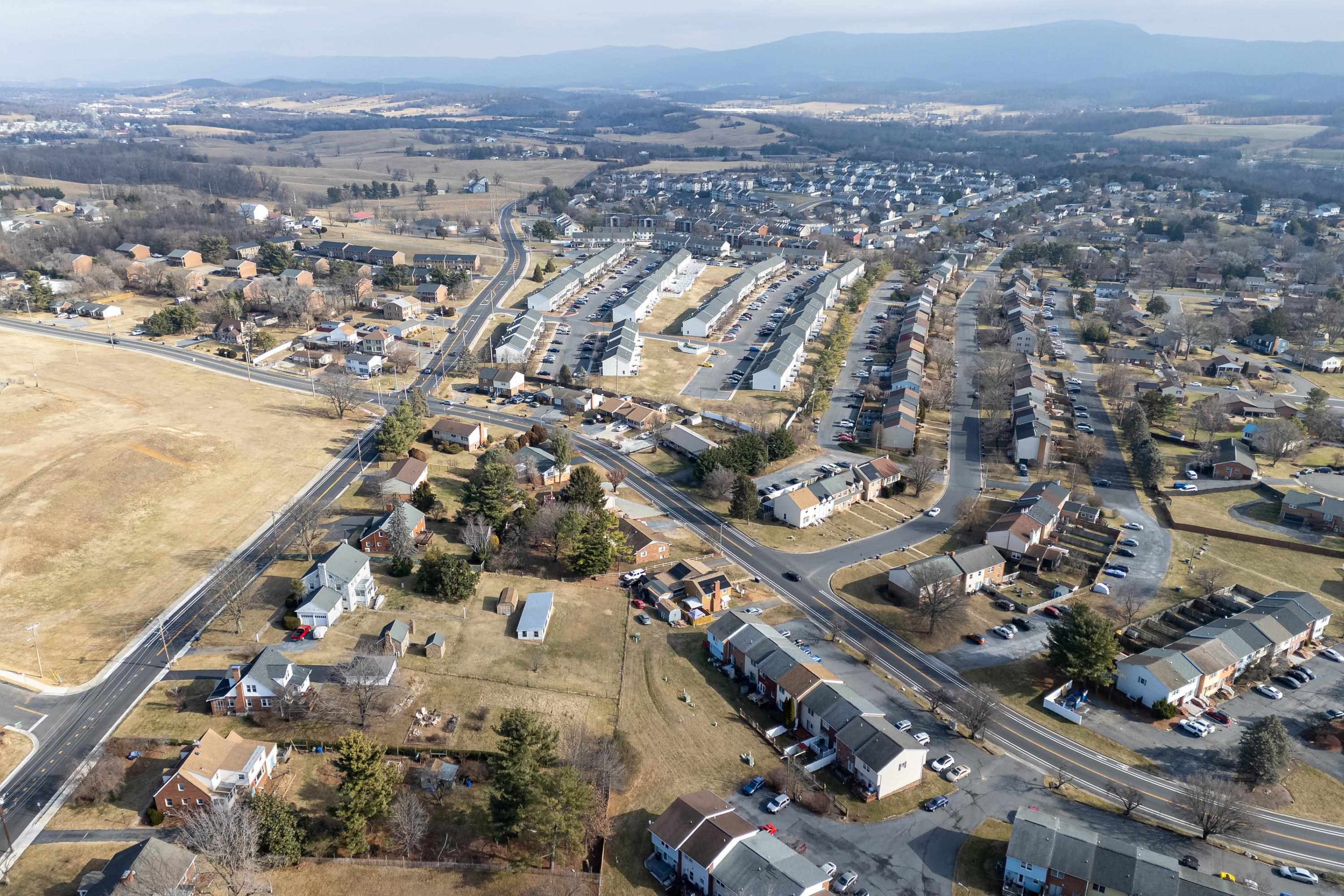 830 VINE ST, HARRISONBURG, Virginia 22802, 3 Bedrooms Bedrooms, ,1 BathroomBathrooms,Residential,830 VINE ST,672245 MLS # 672245