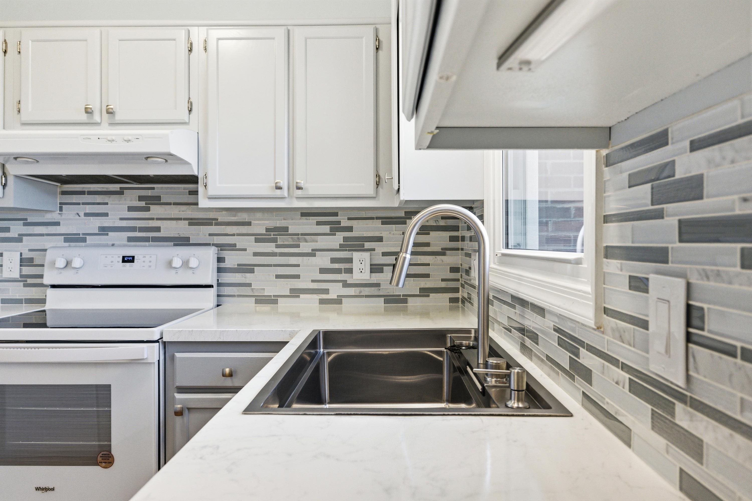 830 VINE ST, HARRISONBURG, Virginia 22802, 3 Bedrooms Bedrooms, ,1 BathroomBathrooms,Residential,830 VINE ST,672245 MLS # 672245