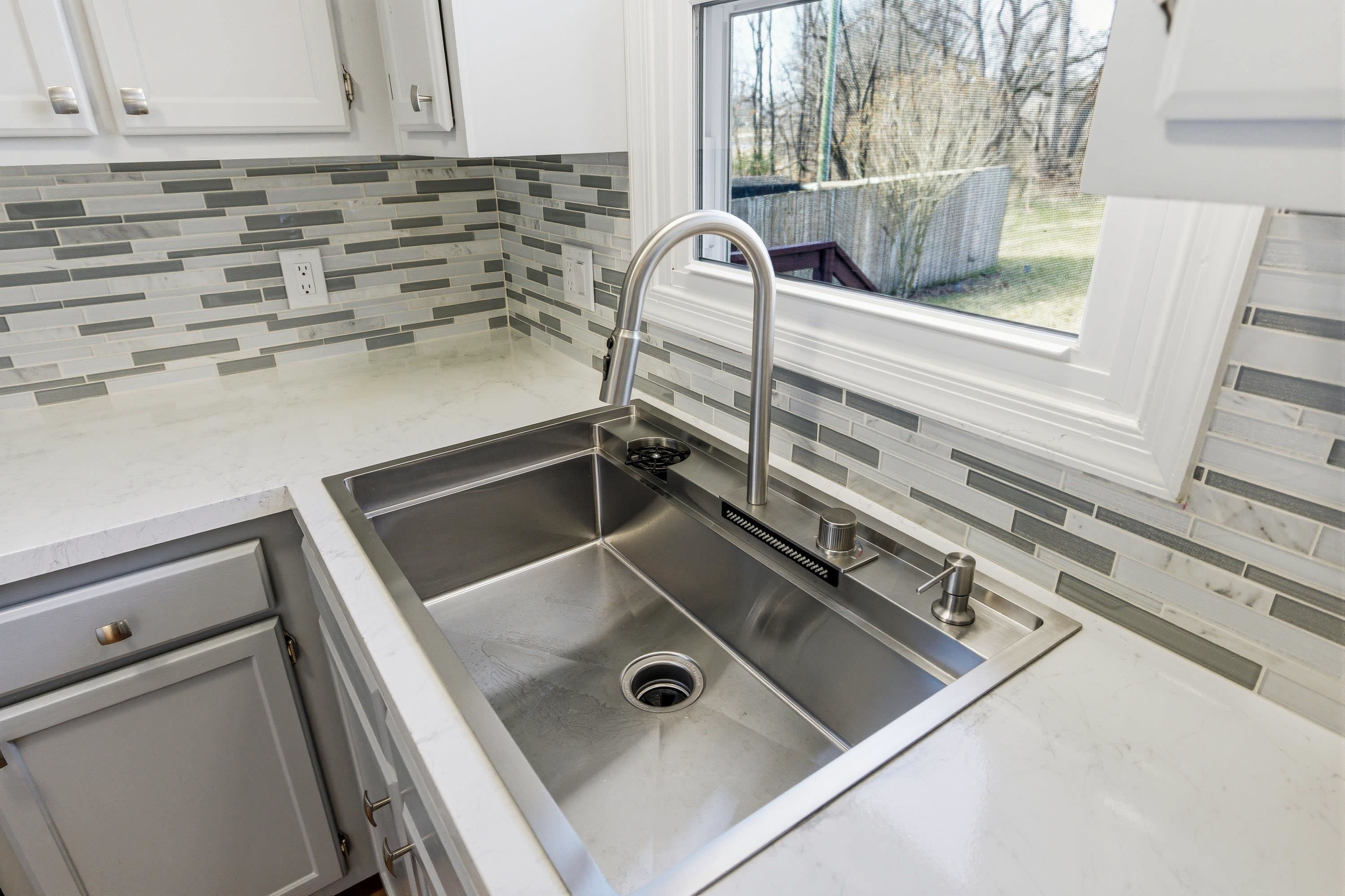 830 VINE ST, HARRISONBURG, Virginia 22802, 3 Bedrooms Bedrooms, ,1 BathroomBathrooms,Residential,830 VINE ST,672245 MLS # 672245