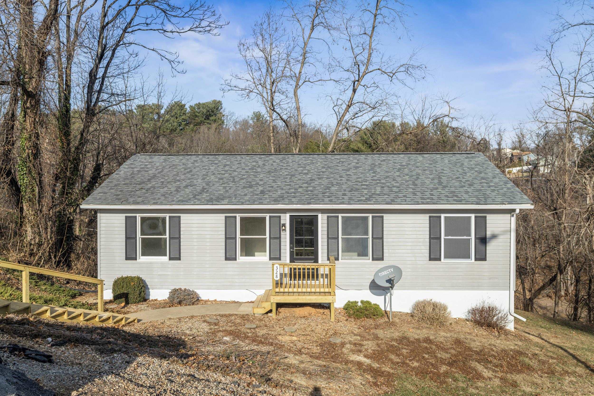 328 MONUMENT DR, STAUNTON, Virginia 24401, 3 Bedrooms Bedrooms, ,2 BathroomsBathrooms,Residential,328 MONUMENT DR,672251 MLS # 672251