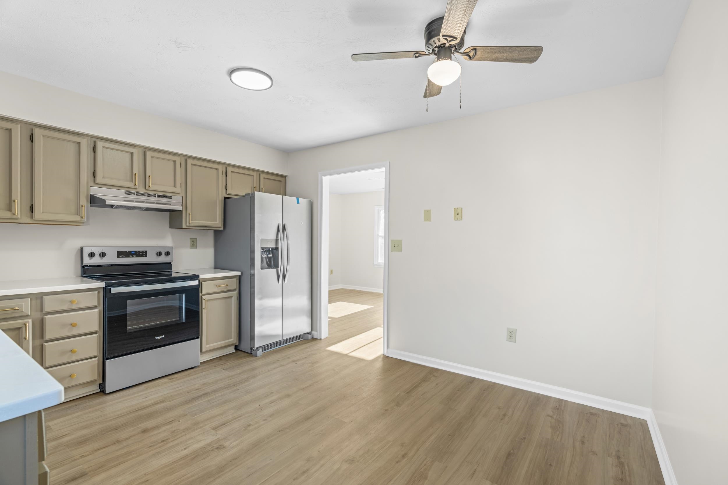 328 MONUMENT DR, STAUNTON, Virginia 24401, 3 Bedrooms Bedrooms, ,2 BathroomsBathrooms,Residential,328 MONUMENT DR,672251 MLS # 672251