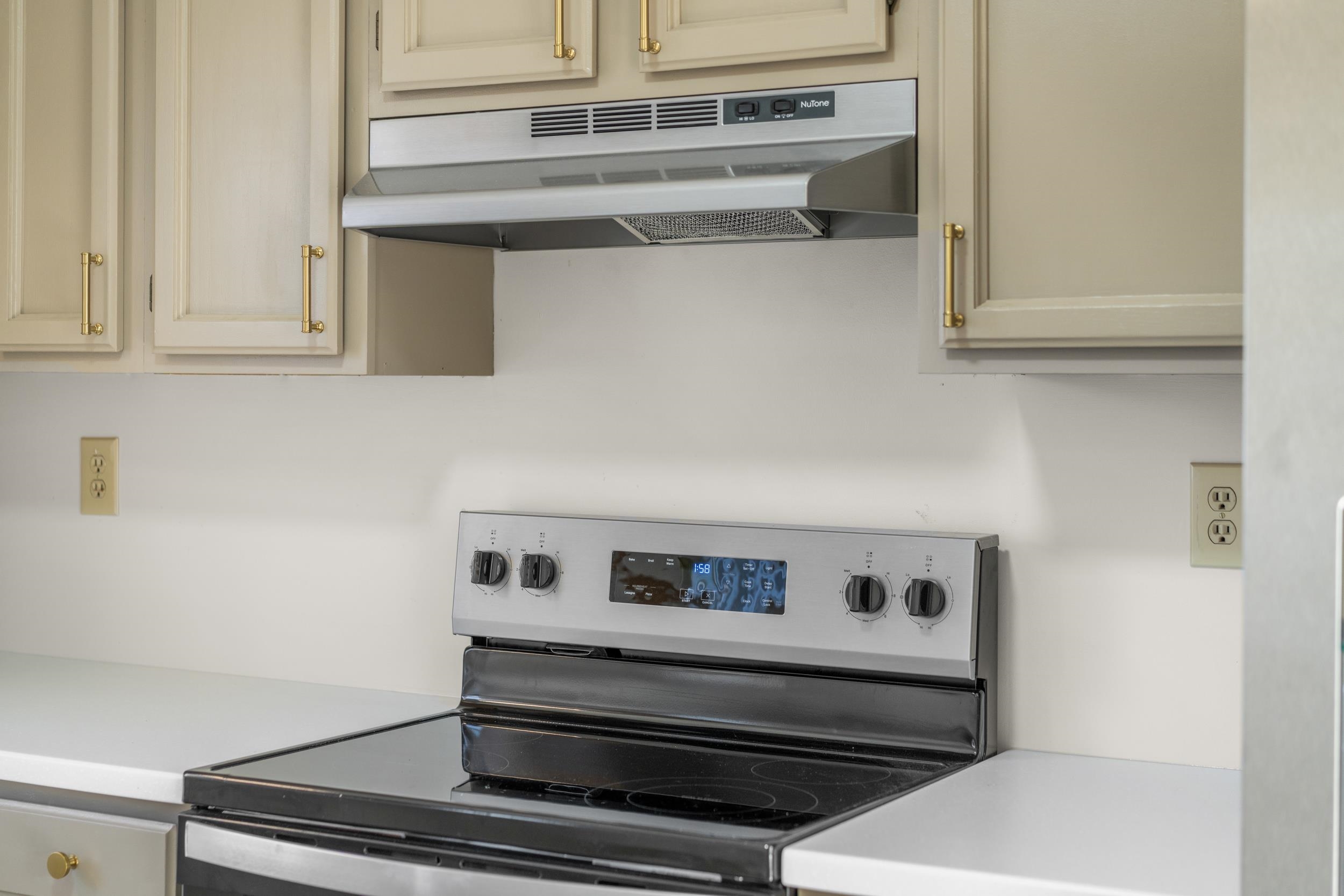 328 MONUMENT DR, STAUNTON, Virginia 24401, 3 Bedrooms Bedrooms, ,2 BathroomsBathrooms,Residential,328 MONUMENT DR,672251 MLS # 672251