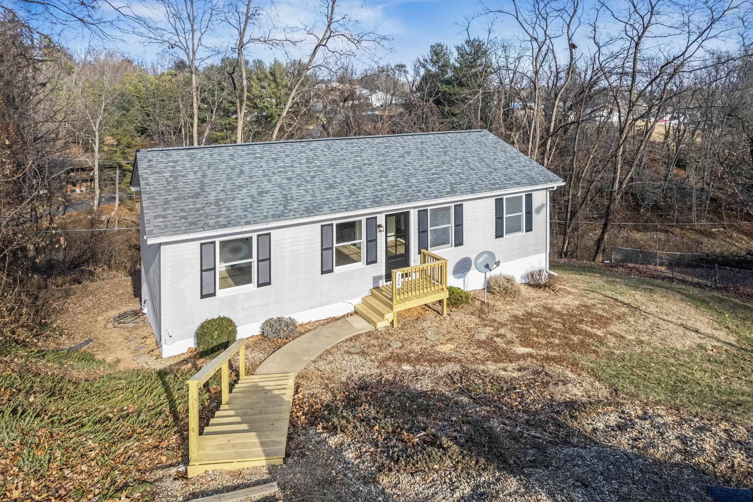 328 MONUMENT DR, STAUNTON, Virginia 24401, 3 Bedrooms Bedrooms, ,2 BathroomsBathrooms,Residential,328 MONUMENT DR,672251 MLS # 672251