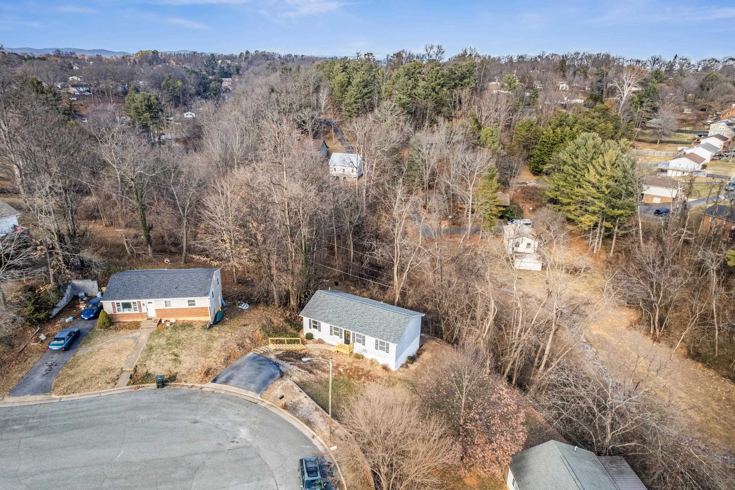 328 MONUMENT DR, STAUNTON, Virginia 24401, 3 Bedrooms Bedrooms, ,2 BathroomsBathrooms,Residential,328 MONUMENT DR,672251 MLS # 672251