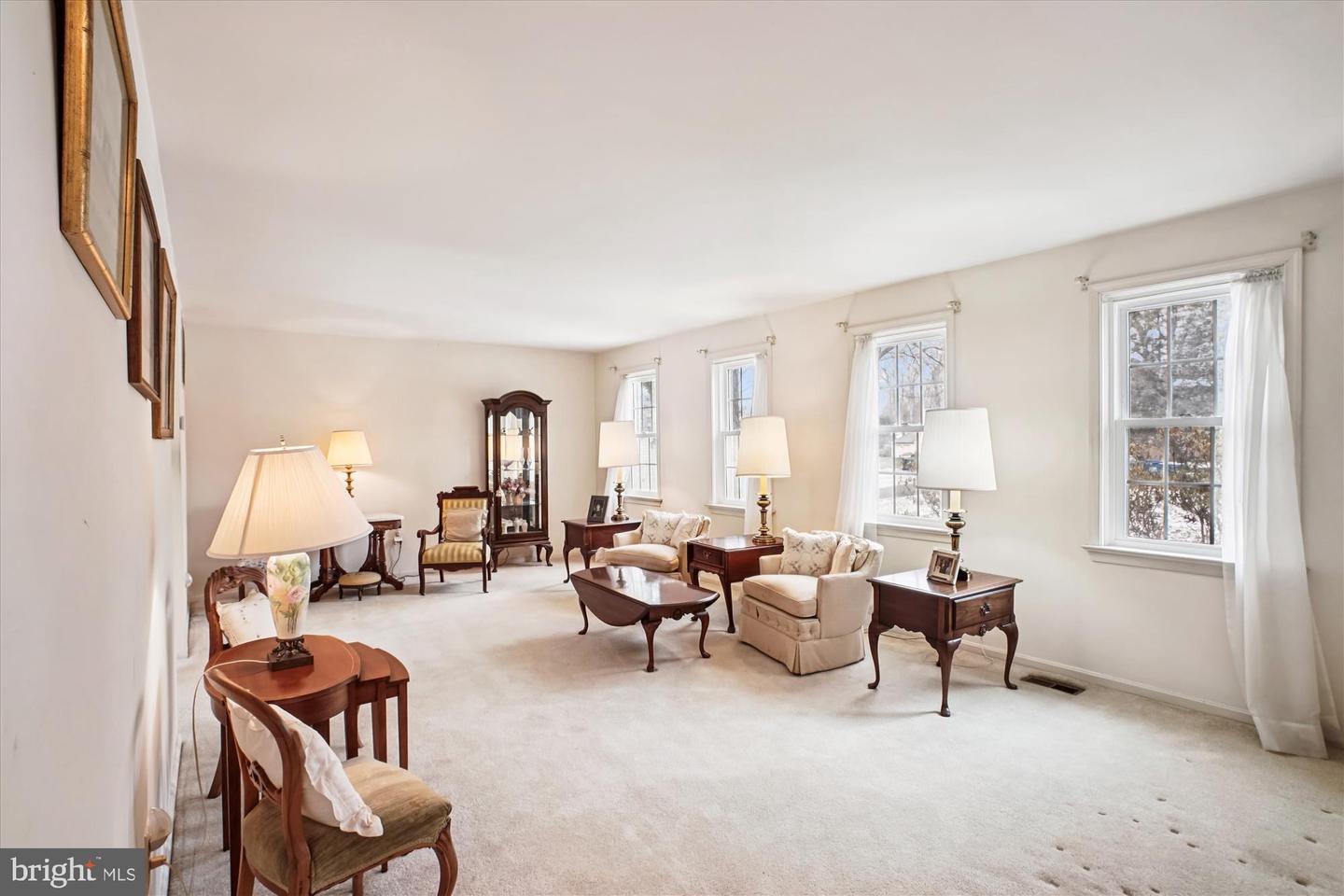 9007 EDGEPARK RD, VIENNA, Virginia 22182, 4 Bedrooms Bedrooms, ,2 BathroomsBathrooms,Residential,For sale,9007 EDGEPARK RD,VAFX2282210 MLS # VAFX2282210 9007 EDGEPARK RD, VIENNA, Virginia 22182, 4 Bedrooms Bedrooms, ,2 BathroomsBathrooms,Residential,For sale,9007 EDGEPARK RD,VAFX2282210 MLS # VAFX2282210