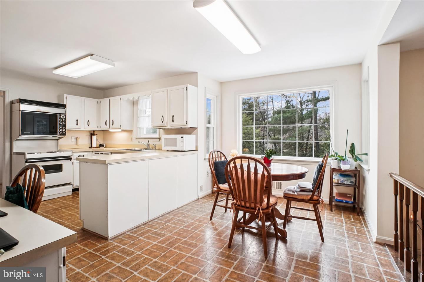 9007 EDGEPARK RD, VIENNA, Virginia 22182, 4 Bedrooms Bedrooms, ,2 BathroomsBathrooms,Residential,For sale,9007 EDGEPARK RD,VAFX2282210 MLS # VAFX2282210 9007 EDGEPARK RD, VIENNA, Virginia 22182, 4 Bedrooms Bedrooms, ,2 BathroomsBathrooms,Residential,For sale,9007 EDGEPARK RD,VAFX2282210 MLS # VAFX2282210