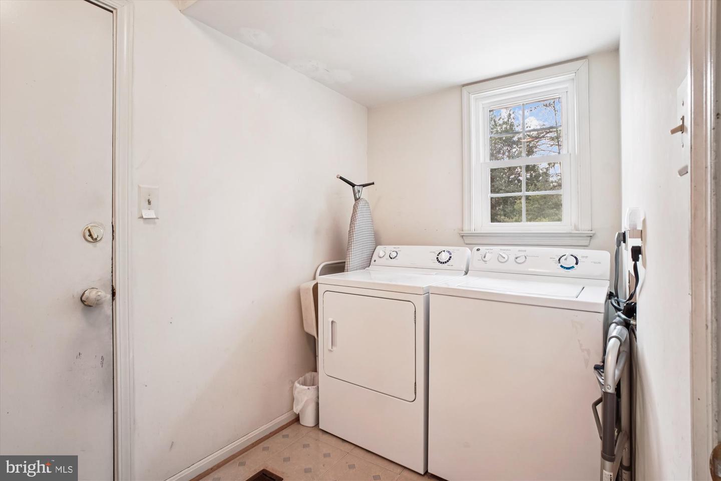 9007 EDGEPARK RD, VIENNA, Virginia 22182, 4 Bedrooms Bedrooms, ,2 BathroomsBathrooms,Residential,For sale,9007 EDGEPARK RD,VAFX2282210 MLS # VAFX2282210 9007 EDGEPARK RD, VIENNA, Virginia 22182, 4 Bedrooms Bedrooms, ,2 BathroomsBathrooms,Residential,For sale,9007 EDGEPARK RD,VAFX2282210 MLS # VAFX2282210