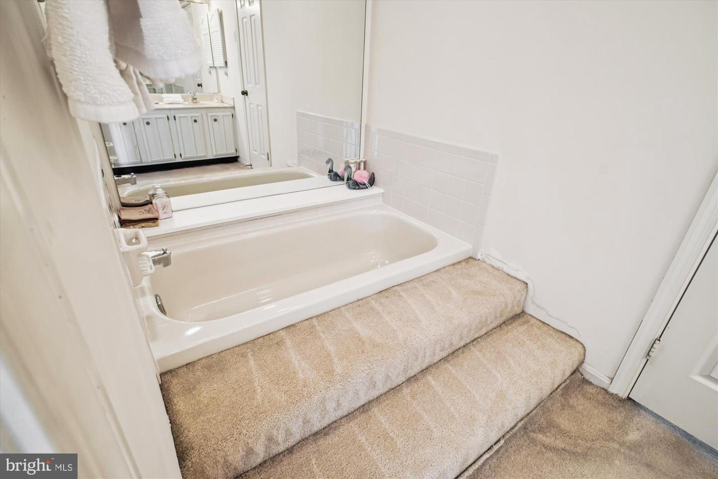 9007 EDGEPARK RD, VIENNA, Virginia 22182, 4 Bedrooms Bedrooms, ,2 BathroomsBathrooms,Residential,For sale,9007 EDGEPARK RD,VAFX2282210 MLS # VAFX2282210 9007 EDGEPARK RD, VIENNA, Virginia 22182, 4 Bedrooms Bedrooms, ,2 BathroomsBathrooms,Residential,For sale,9007 EDGEPARK RD,VAFX2282210 MLS # VAFX2282210