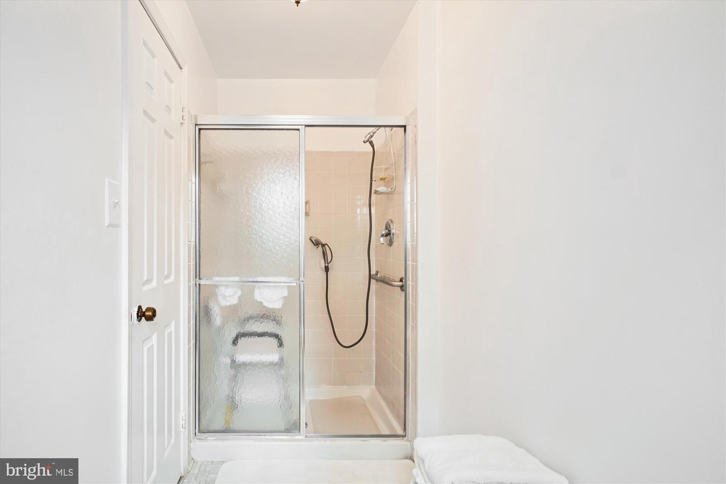 9007 EDGEPARK RD, VIENNA, Virginia 22182, 4 Bedrooms Bedrooms, ,2 BathroomsBathrooms,Residential,For sale,9007 EDGEPARK RD,VAFX2282210 MLS # VAFX2282210 9007 EDGEPARK RD, VIENNA, Virginia 22182, 4 Bedrooms Bedrooms, ,2 BathroomsBathrooms,Residential,For sale,9007 EDGEPARK RD,VAFX2282210 MLS # VAFX2282210