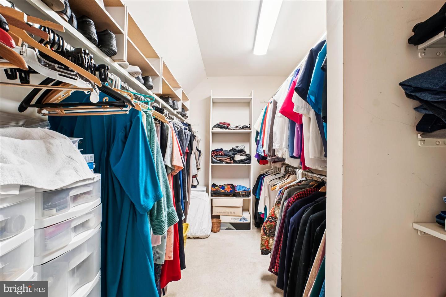 9007 EDGEPARK RD, VIENNA, Virginia 22182, 4 Bedrooms Bedrooms, ,2 BathroomsBathrooms,Residential,For sale,9007 EDGEPARK RD,VAFX2282210 MLS # VAFX2282210 9007 EDGEPARK RD, VIENNA, Virginia 22182, 4 Bedrooms Bedrooms, ,2 BathroomsBathrooms,Residential,For sale,9007 EDGEPARK RD,VAFX2282210 MLS # VAFX2282210