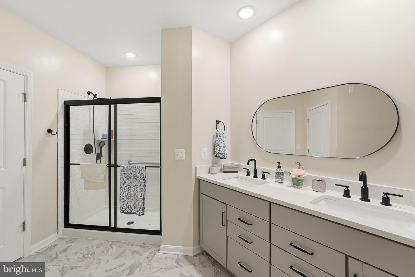 13950 ENGLEFIELD DR #302, WOODBRIDGE, Virginia 22193, 2 Bedrooms Bedrooms, ,2 BathroomsBathrooms,Residential,For sale,13950 ENGLEFIELD DR #302,VAPW2109076 MLS # VAPW2109076