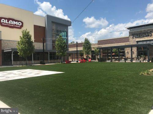 13950 ENGLEFIELD DR #302, WOODBRIDGE, Virginia 22193, 2 Bedrooms Bedrooms, ,2 BathroomsBathrooms,Residential,For sale,13950 ENGLEFIELD DR #302,VAPW2109076 MLS # VAPW2109076