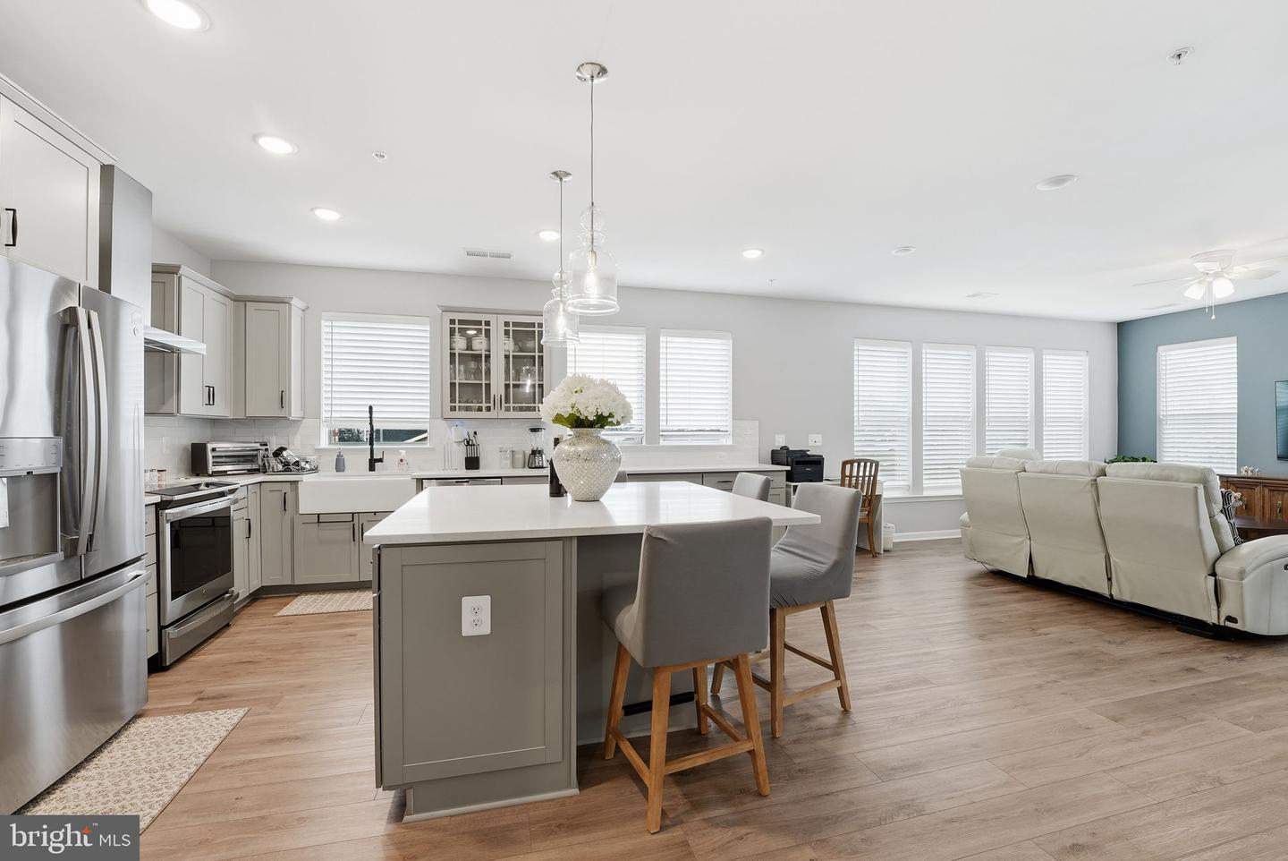 13950 ENGLEFIELD DR #302, WOODBRIDGE, Virginia 22193, 2 Bedrooms Bedrooms, ,2 BathroomsBathrooms,Residential,For sale,13950 ENGLEFIELD DR #302,VAPW2109076 MLS # VAPW2109076