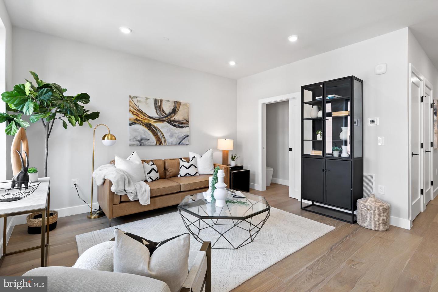 1208 M ST NW #61, WASHINGTON, District Of Columbia 20005, 2 Bedrooms Bedrooms, ,2 BathroomsBathrooms,Residential,For sale,1208 M ST NW #61,DCDC2239208 MLS # DCDC2239208