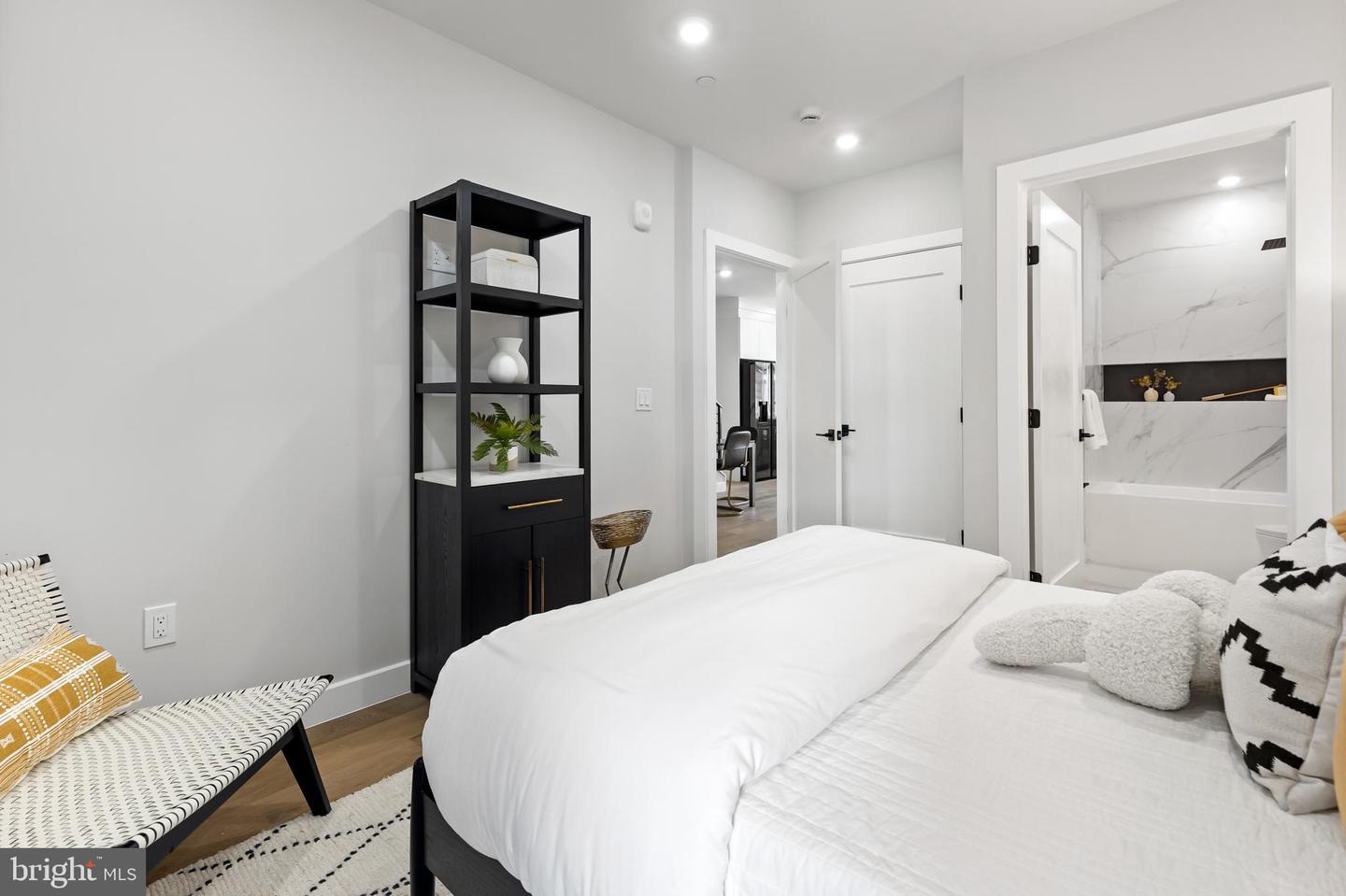 1208 M ST NW #61, WASHINGTON, District Of Columbia 20005, 2 Bedrooms Bedrooms, ,2 BathroomsBathrooms,Residential,For sale,1208 M ST NW #61,DCDC2239208 MLS # DCDC2239208