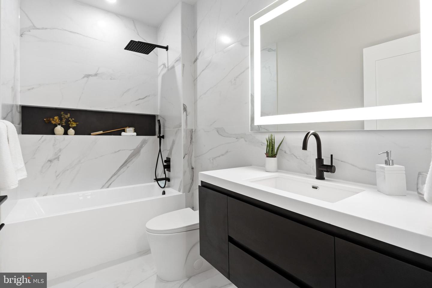 1208 M ST NW #61, WASHINGTON, District Of Columbia 20005, 2 Bedrooms Bedrooms, ,2 BathroomsBathrooms,Residential,For sale,1208 M ST NW #61,DCDC2239208 MLS # DCDC2239208