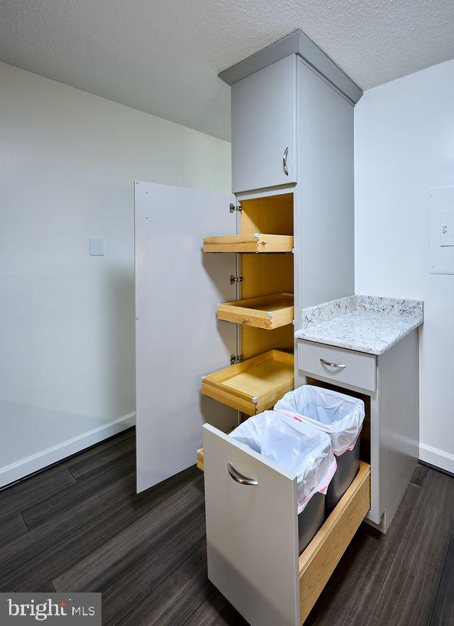 205 YOAKUM PKWY #305, ALEXANDRIA, Virginia 22304, 2 Bedrooms Bedrooms, ,2 BathroomsBathrooms,Residential,For sale,205 YOAKUM PKWY #305,VAAX2052826 MLS # VAAX2052826