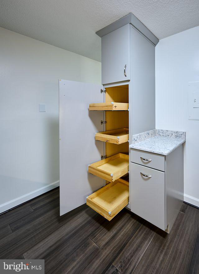 205 YOAKUM PKWY #305, ALEXANDRIA, Virginia 22304, 2 Bedrooms Bedrooms, ,2 BathroomsBathrooms,Residential,For sale,205 YOAKUM PKWY #305,VAAX2052826 MLS # VAAX2052826