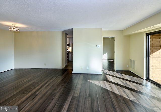 205 YOAKUM PKWY #305, ALEXANDRIA, Virginia 22304, 2 Bedrooms Bedrooms, ,2 BathroomsBathrooms,Residential,For sale,205 YOAKUM PKWY #305,VAAX2052826 MLS # VAAX2052826