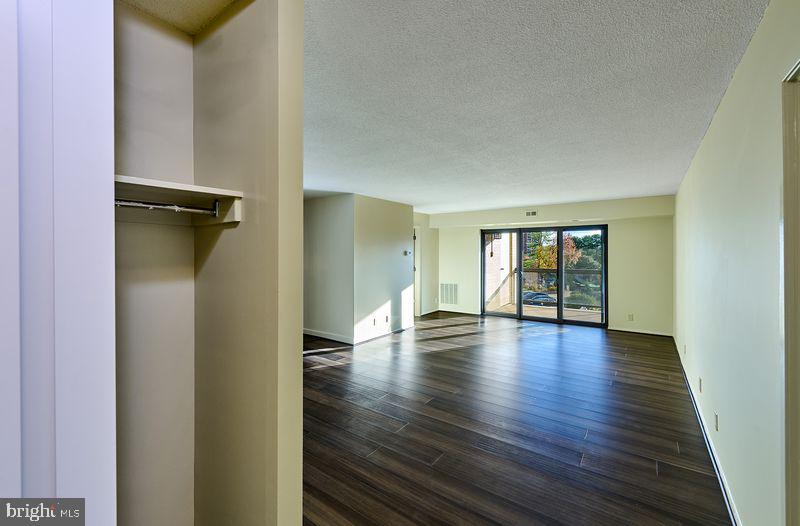 205 YOAKUM PKWY #305, ALEXANDRIA, Virginia 22304, 2 Bedrooms Bedrooms, ,2 BathroomsBathrooms,Residential,For sale,205 YOAKUM PKWY #305,VAAX2052826 MLS # VAAX2052826