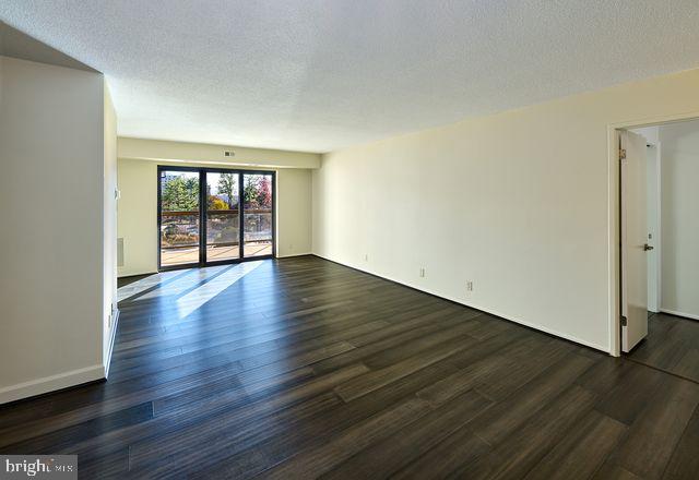 205 YOAKUM PKWY #305, ALEXANDRIA, Virginia 22304, 2 Bedrooms Bedrooms, ,2 BathroomsBathrooms,Residential,For sale,205 YOAKUM PKWY #305,VAAX2052826 MLS # VAAX2052826