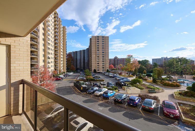 205 YOAKUM PKWY #305, ALEXANDRIA, Virginia 22304, 2 Bedrooms Bedrooms, ,2 BathroomsBathrooms,Residential,For sale,205 YOAKUM PKWY #305,VAAX2052826 MLS # VAAX2052826