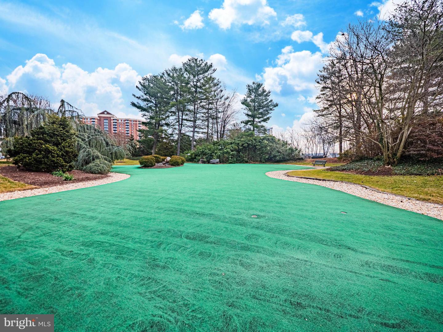 205 YOAKUM PKWY #305, ALEXANDRIA, Virginia 22304, 2 Bedrooms Bedrooms, ,2 BathroomsBathrooms,Residential,For sale,205 YOAKUM PKWY #305,VAAX2052826 MLS # VAAX2052826