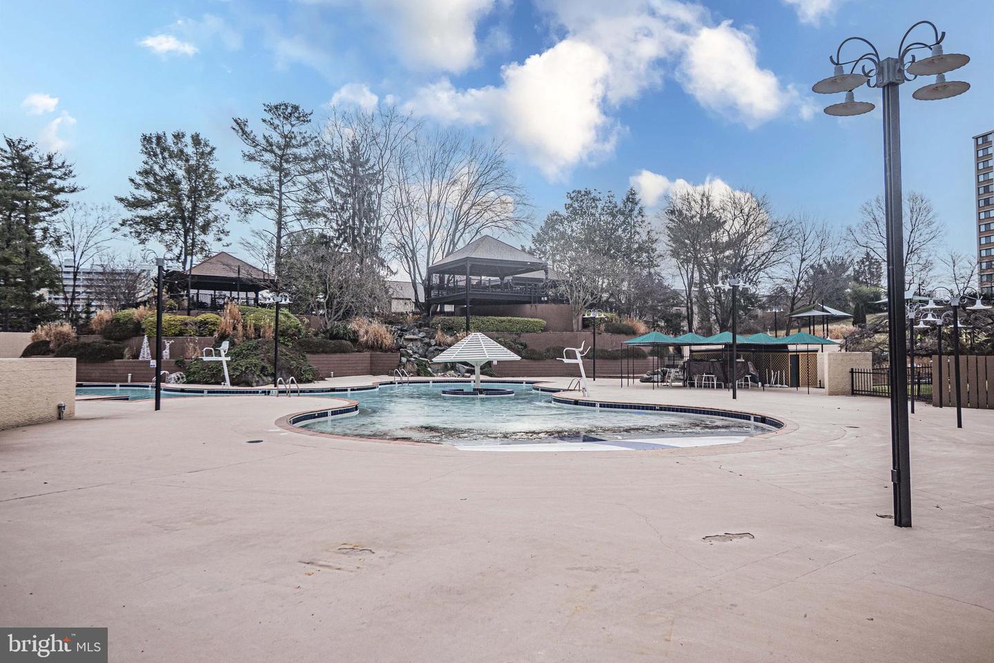 205 YOAKUM PKWY #305, ALEXANDRIA, Virginia 22304, 2 Bedrooms Bedrooms, ,2 BathroomsBathrooms,Residential,For sale,205 YOAKUM PKWY #305,VAAX2052826 MLS # VAAX2052826