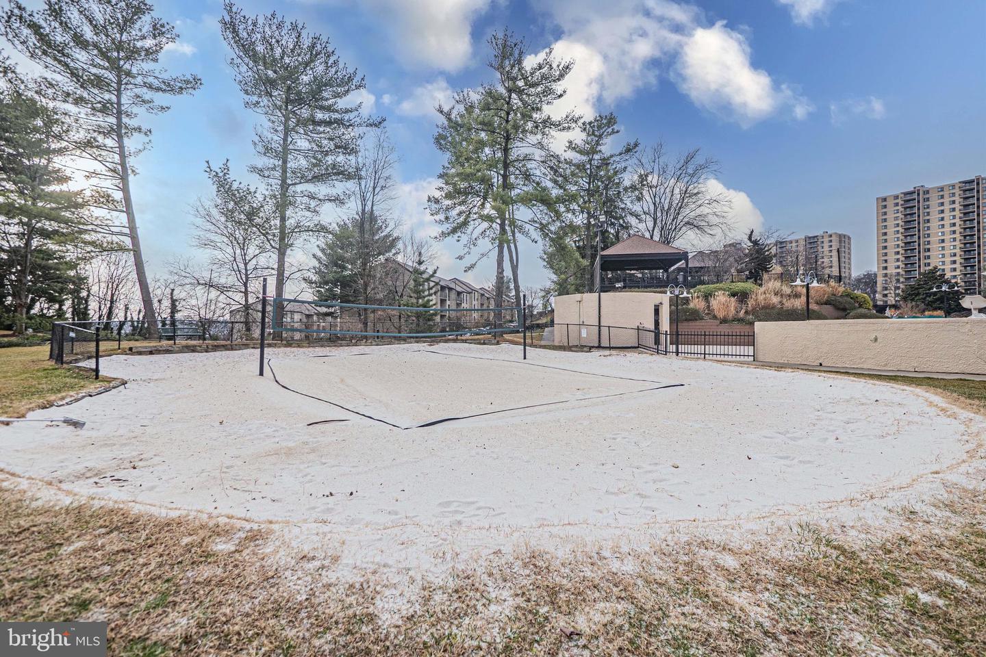 205 YOAKUM PKWY #305, ALEXANDRIA, Virginia 22304, 2 Bedrooms Bedrooms, ,2 BathroomsBathrooms,Residential,For sale,205 YOAKUM PKWY #305,VAAX2052826 MLS # VAAX2052826