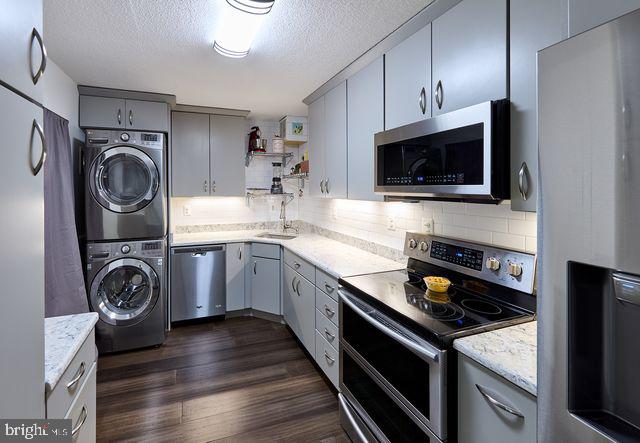 205 YOAKUM PKWY #305, ALEXANDRIA, Virginia 22304, 2 Bedrooms Bedrooms, ,2 BathroomsBathrooms,Residential,For sale,205 YOAKUM PKWY #305,VAAX2052826 MLS # VAAX2052826